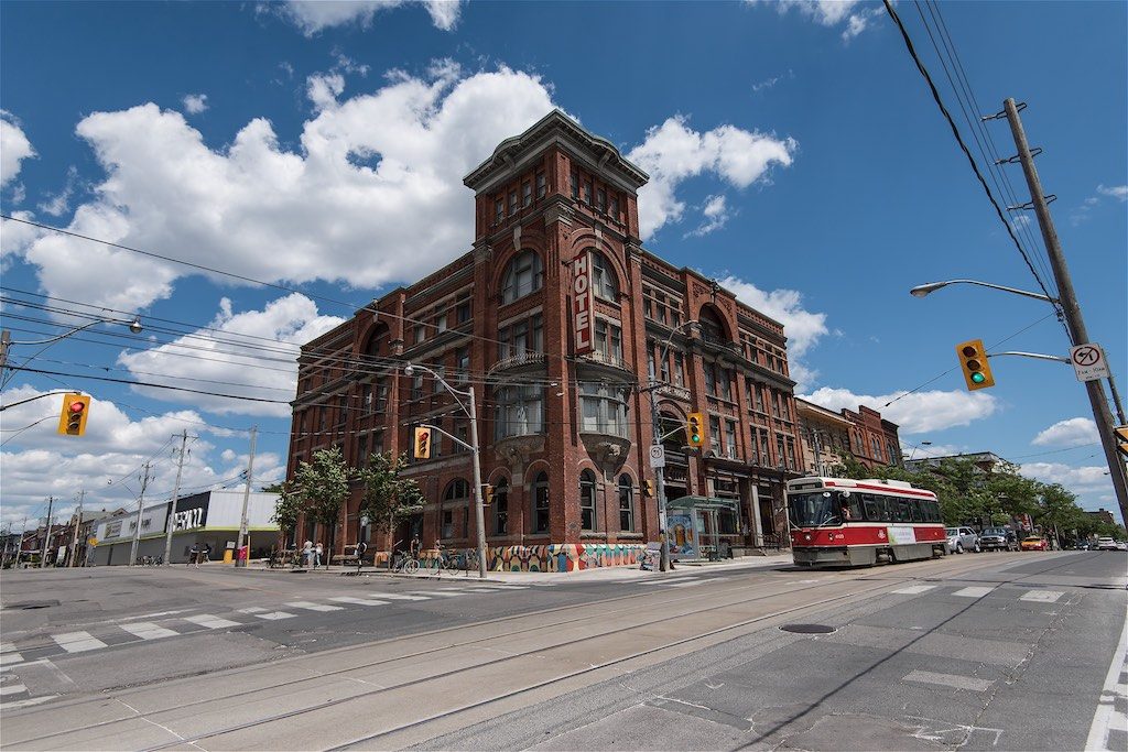 Gladstone Hotel